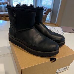 Black leather Ugg boots mini